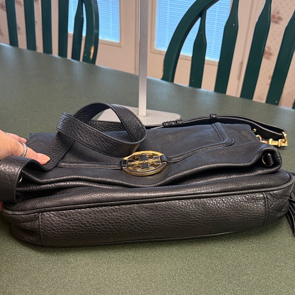 Low Start Tory Burch Black Crossbody Bag with Gold Accent - Picture 8 of 8